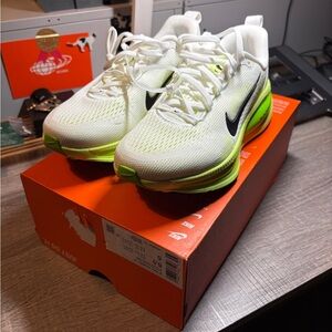 Nike W Vomero 18 White and Neon Green Sneakers